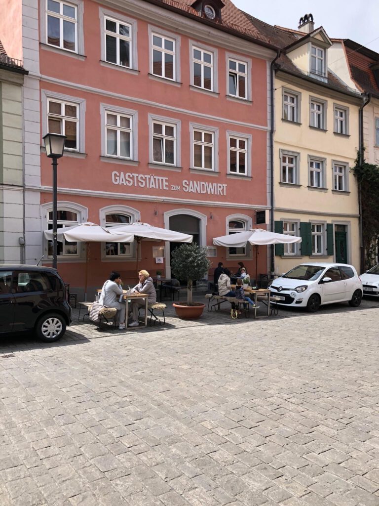Parkplätze könnten Sitzplätze bleiben