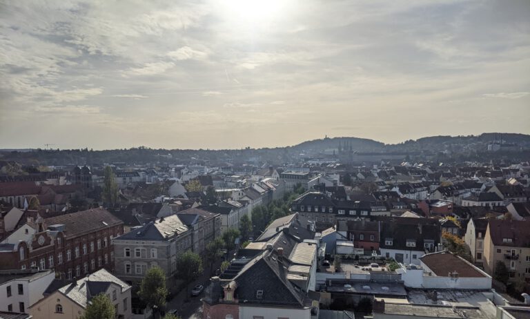 Solarziegel in der Königstraße mit Beispielcharakter