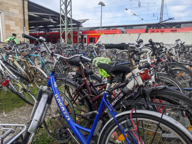 Ist Ende des Fahrrad-Chaos am Bahnhof absehbar?