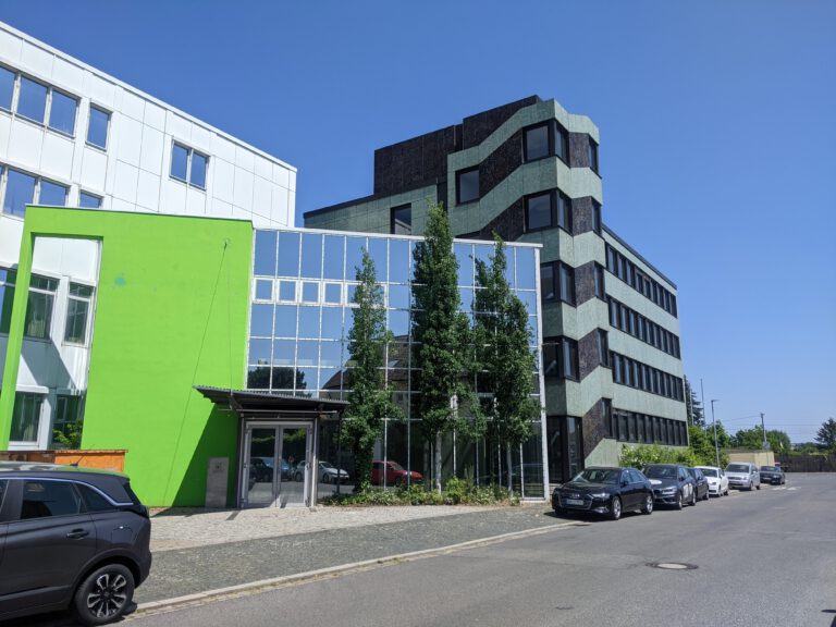 Probe- und Atelierräume in der Benzstraße 9?