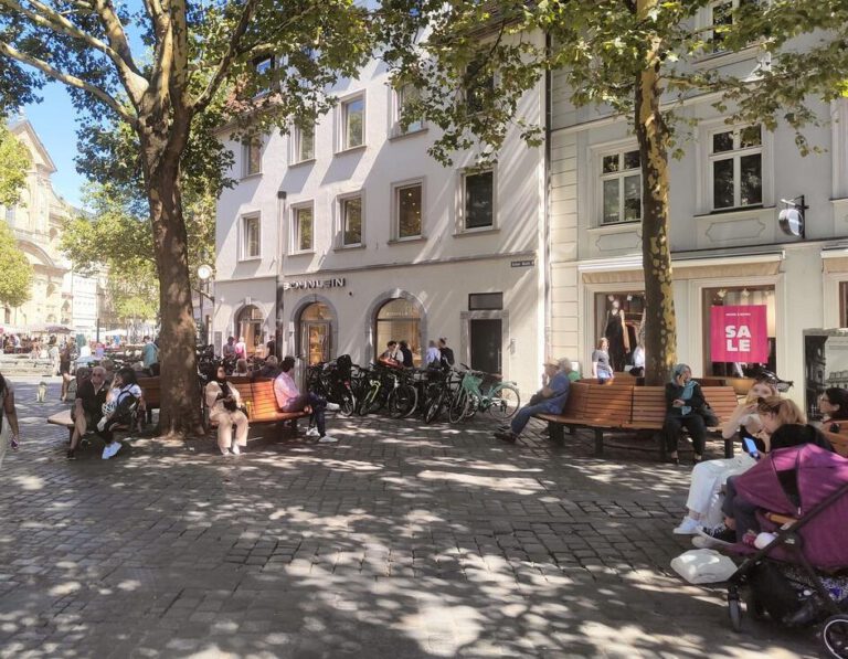 Grüne wollen Überdachung der Bänke am Gabelmann prüfen